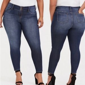 NWT Torrid size 16s high waist jegging